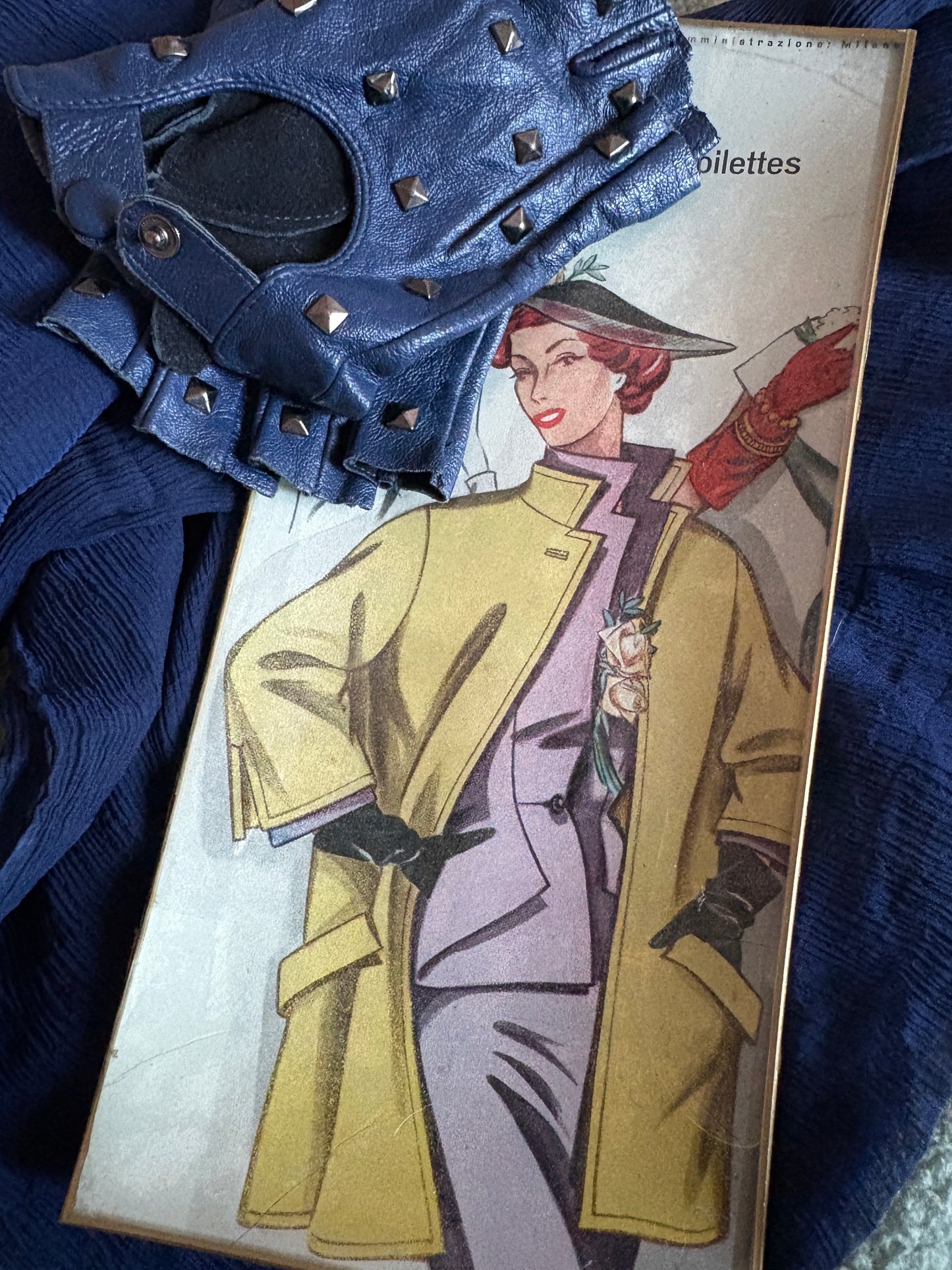 Shelfie: Model in yellow coat