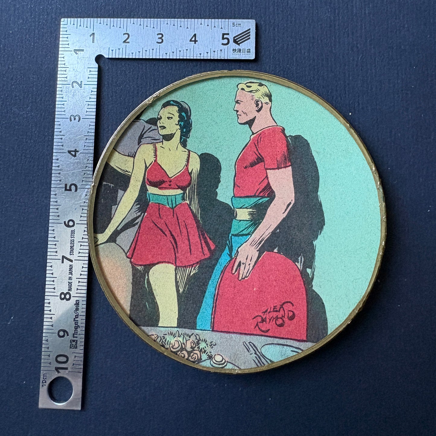 Shelfie Ø8 cm – Un momento condiviso (1965)