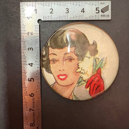 Occhiolino modaiolo: Modella con fiore