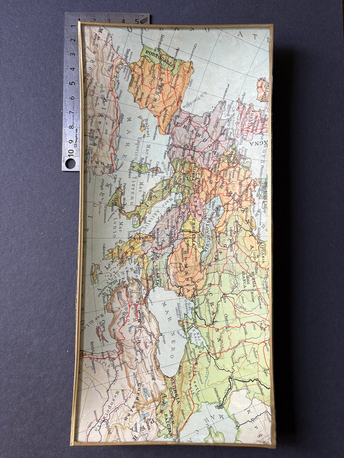 Shelfie: Political Europe, 1932