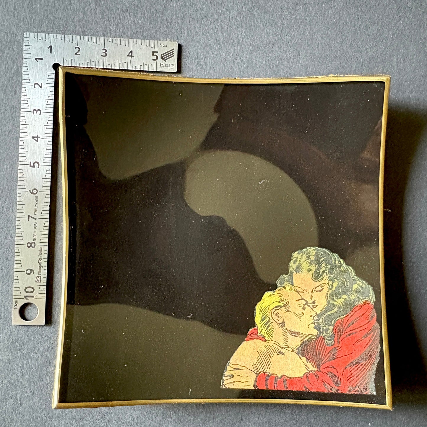 Shelfie : Dale e Gordon abbracciati