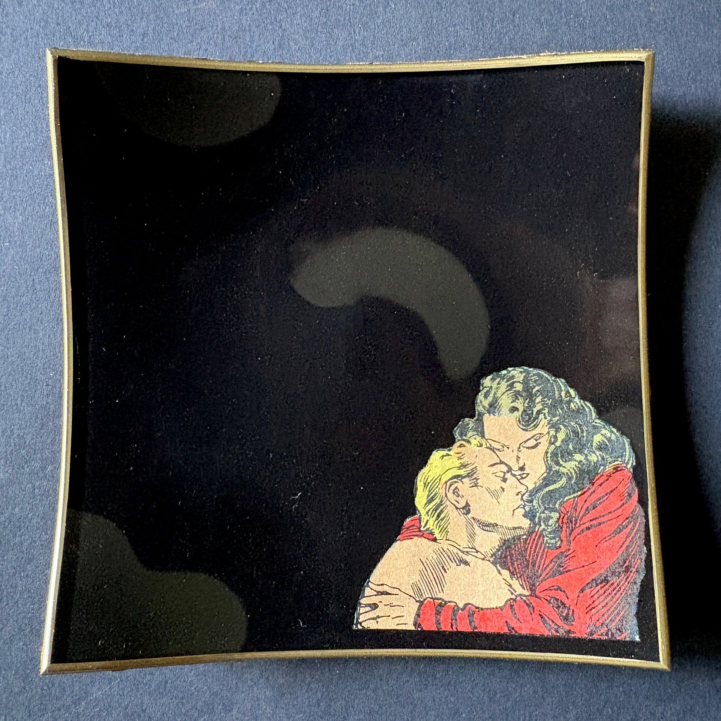 Shelfie : Dale e Gordon abbracciati