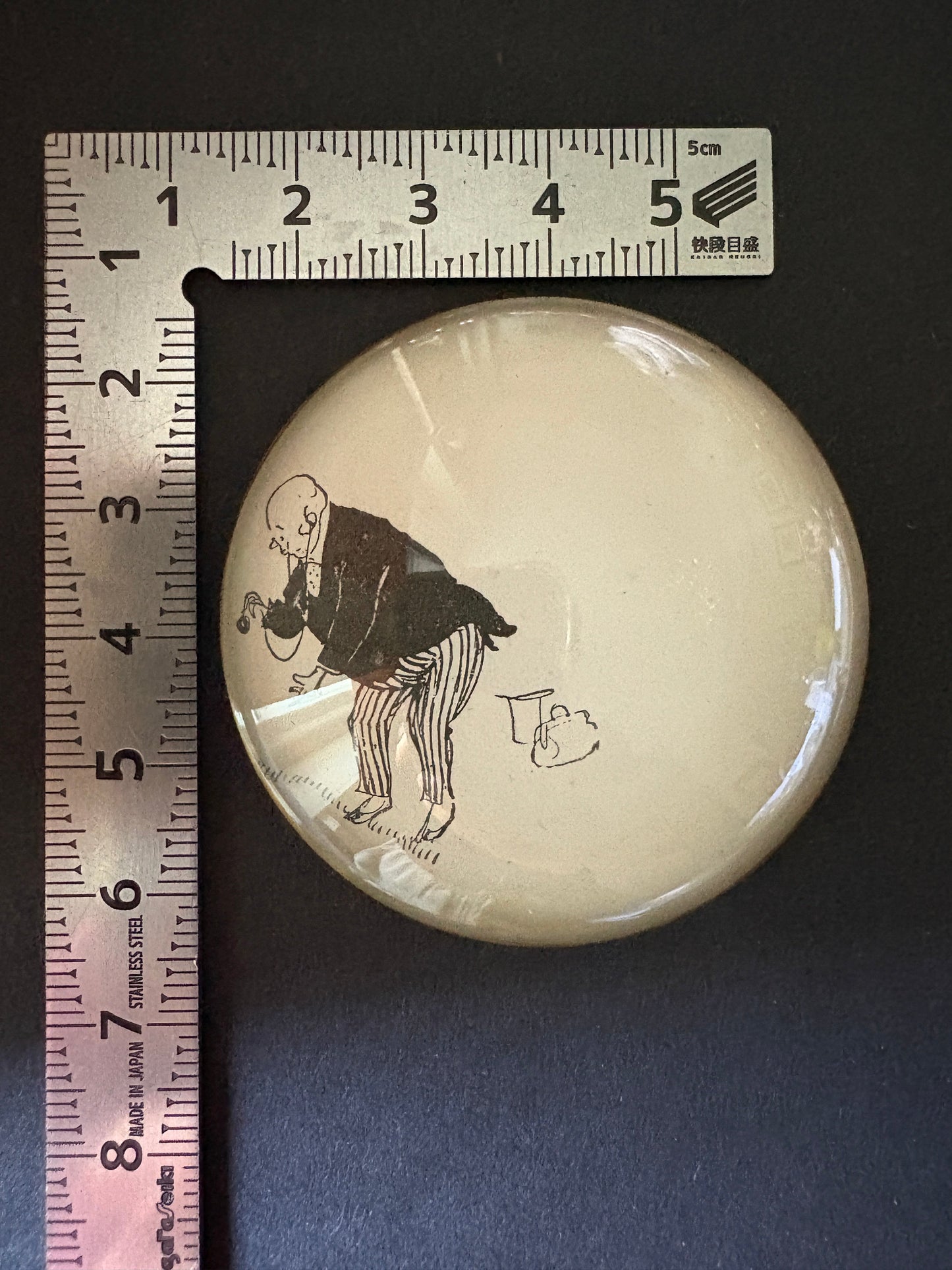 Fabulous wink: Ladies in tuxedos