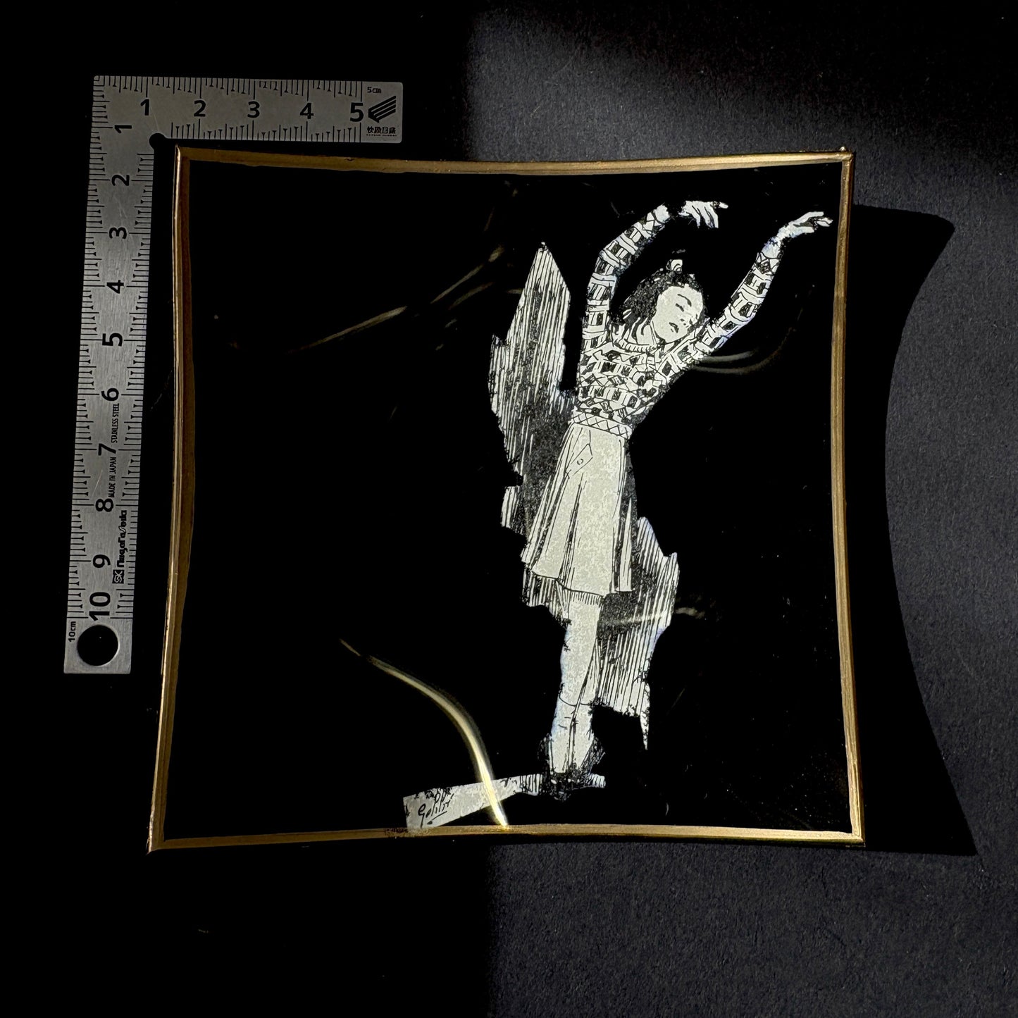 Shelfie: Dancing Girl