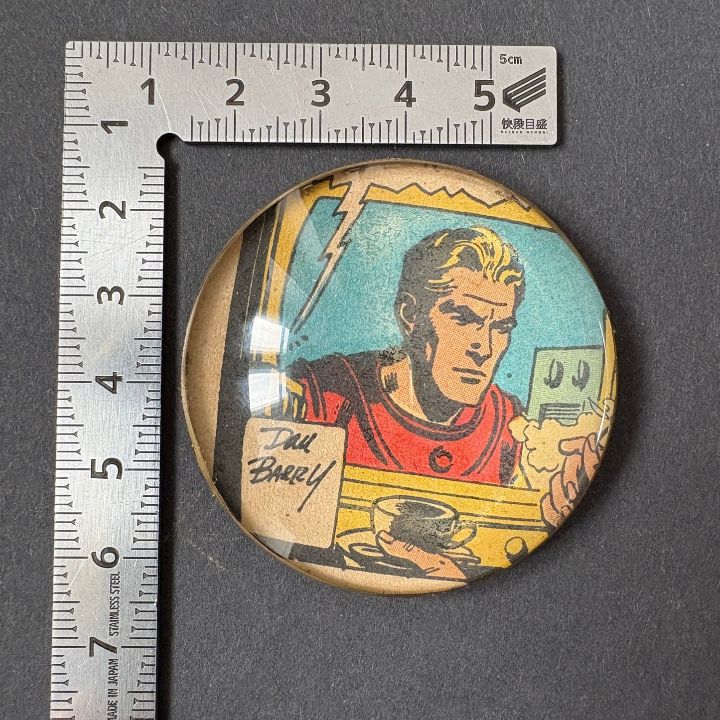 Comic Wink: Gordon and Dan Barry's Signature