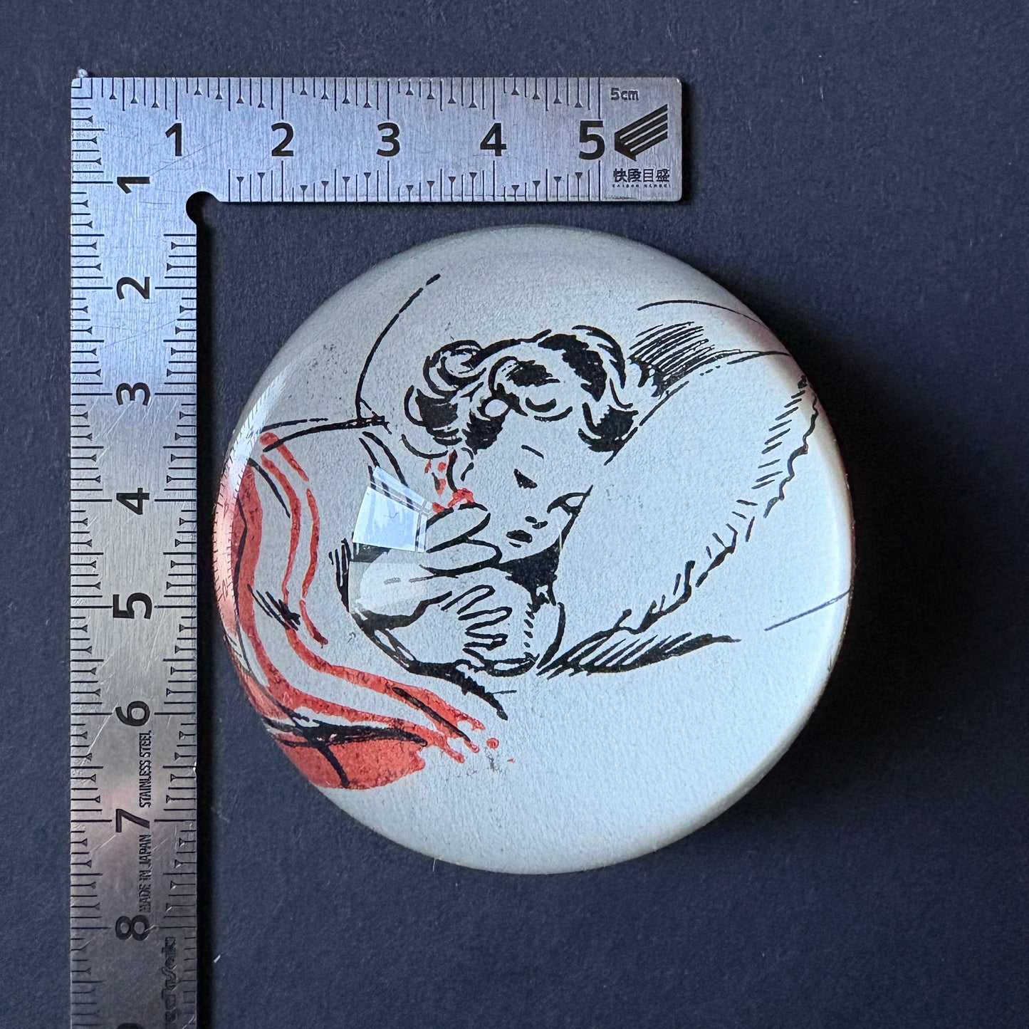 PostaFerma: Bimba che dorme abbracciata al coniglietto