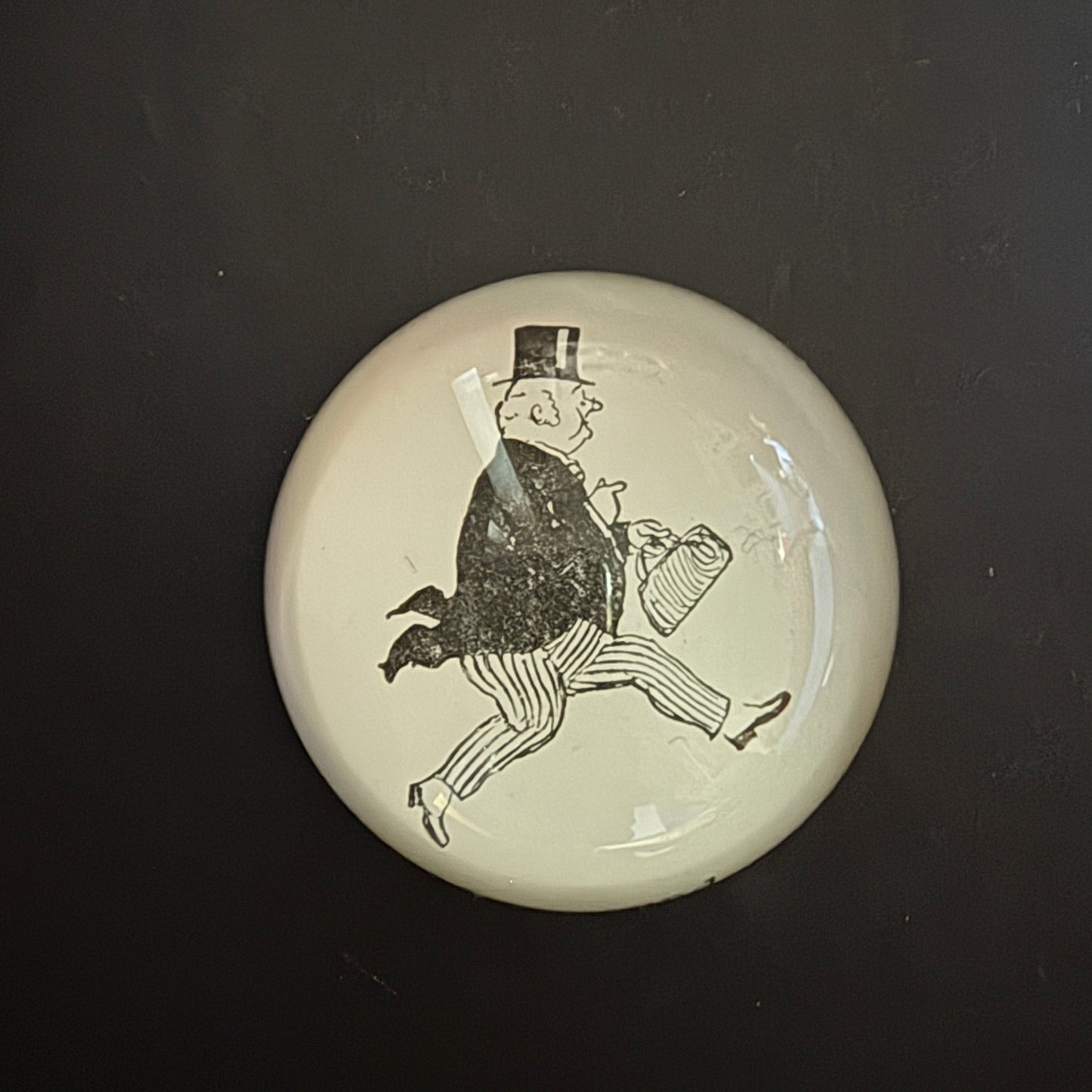 PostaFerma: Man in a tuxedo and a briefcase