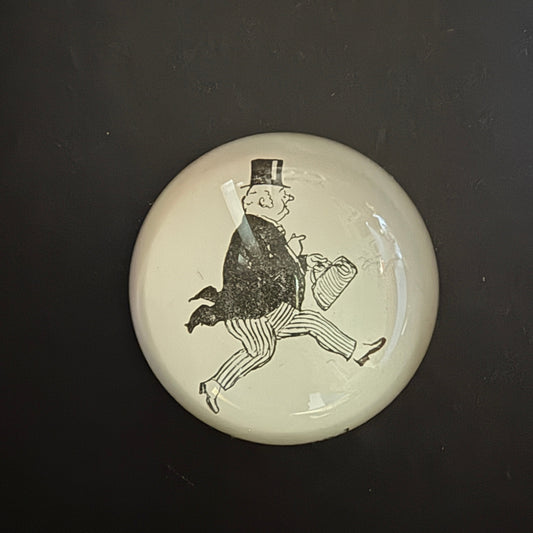 PostaFerma: Uomo in tight e borsa