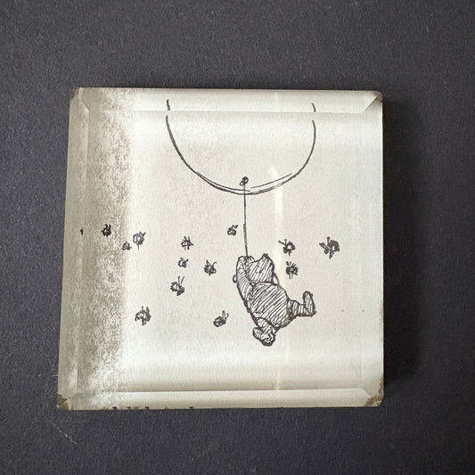 PostaFerma: Winnie the Pooh appeso al palloncino