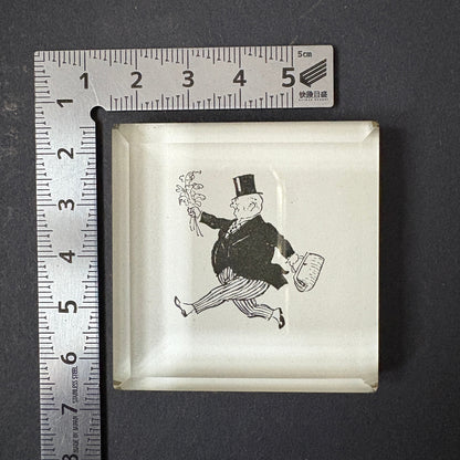 PostaFerma “Gentiluomo” – Fermacarte in vetro con ritaglio originale Blam (1960)