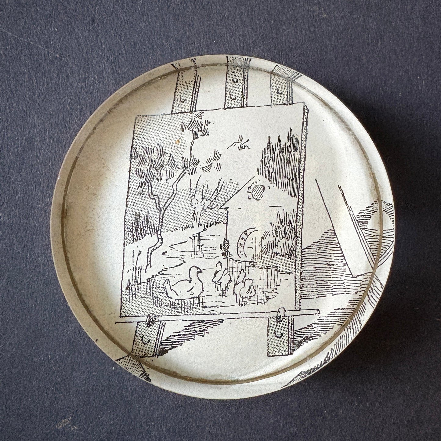 PostaFerma: Painting on easel