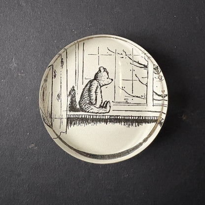 PostaFerma: Winnie the Pooh looks out the window