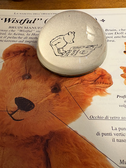 PostaFerma: Winnie the Pooh reads the newspaper