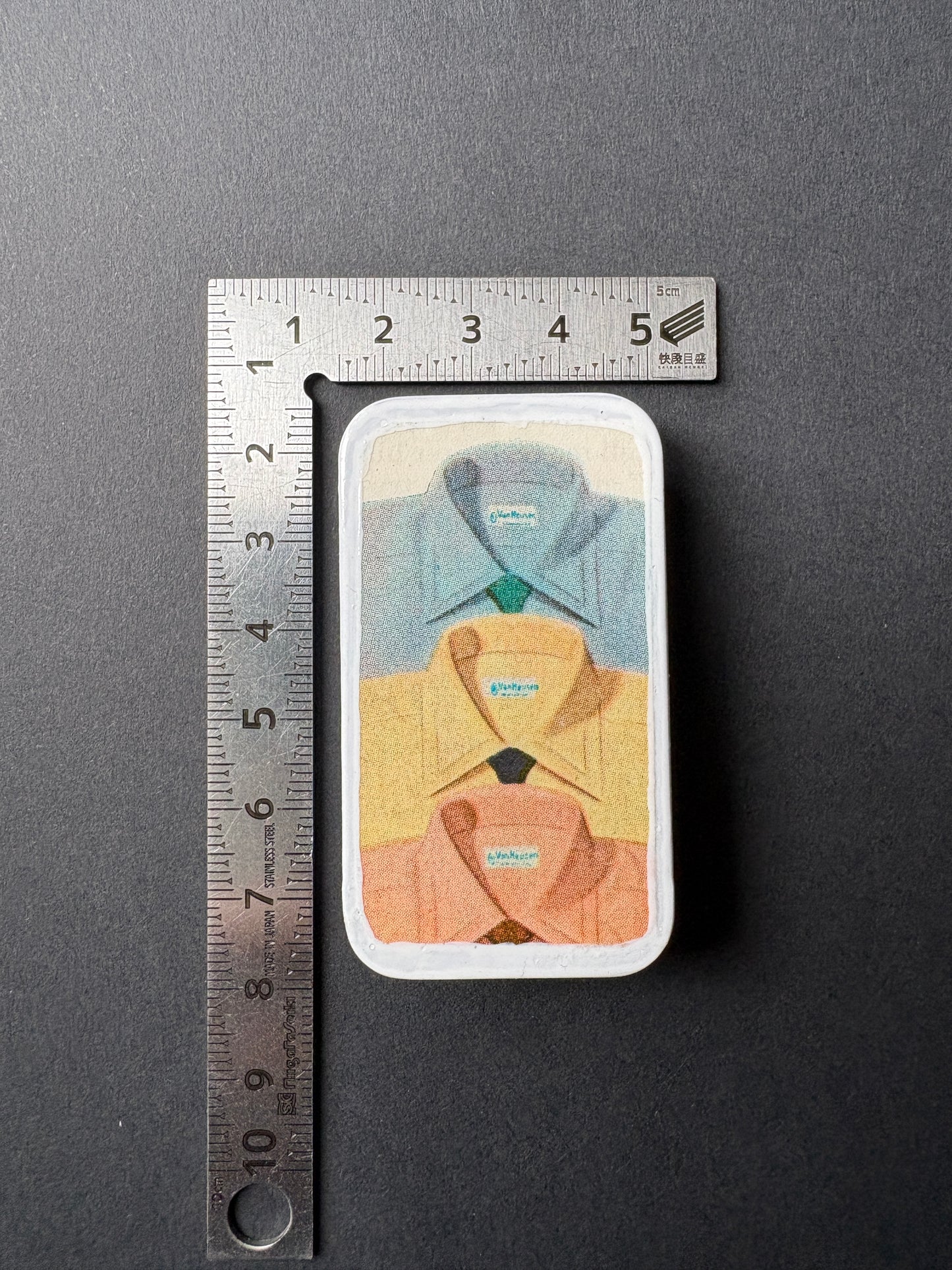 Keepsafe — scatolina in latta con ritaglio vintage pubblicità camicie
