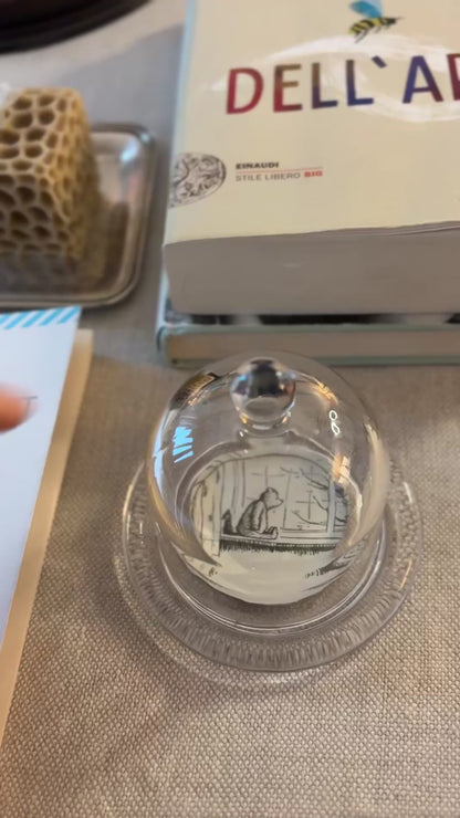 PostaFerma: Winnie the Pooh looks out the window