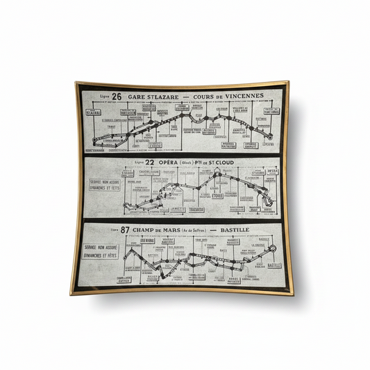 Shelfie Ø10 cm PerInciso realizzato con un frammento originale della mappa delle linee degli autobus di Parigi del 1971.
